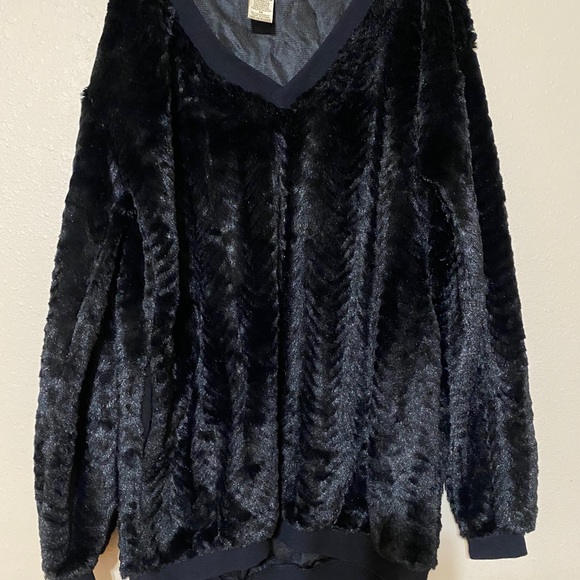 V neck sweater - Picture 1 of 7